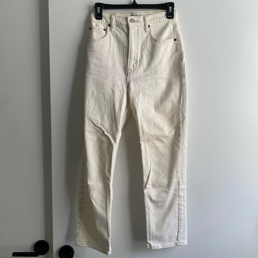 Cream High-Waisted Jeans